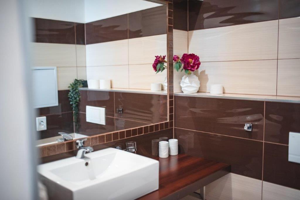 Wellness Hotel Lucia Veselí nad Lužnicí Esterno foto